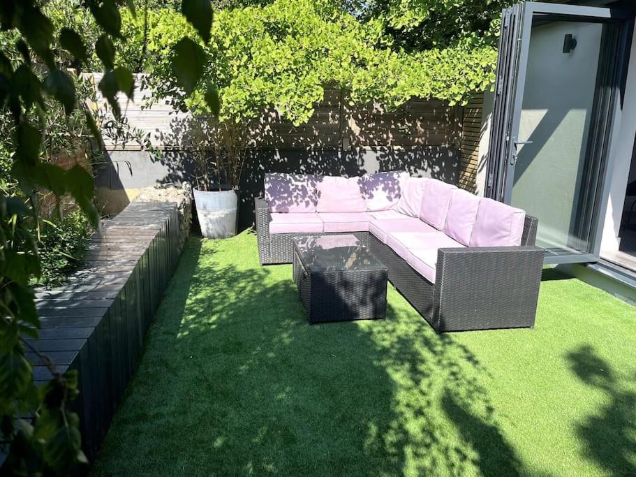 The Hideaway With Own Private Sunny Garden *