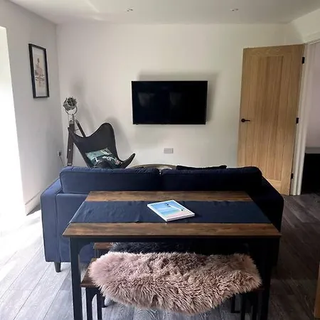 The Hideaway With Own Private Sunny Garden Apartment Bournemouth Exterior photo