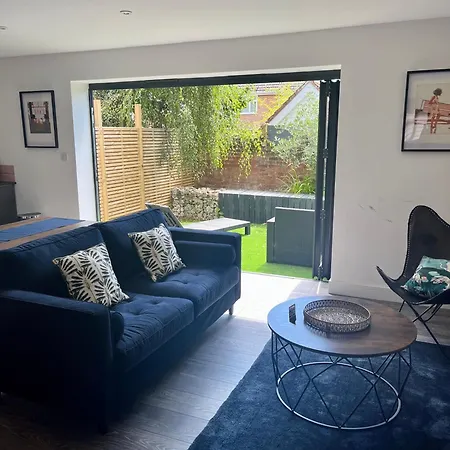 The Hideaway With Own Private Sunny Garden Apartment Bournemouth Exterior photo