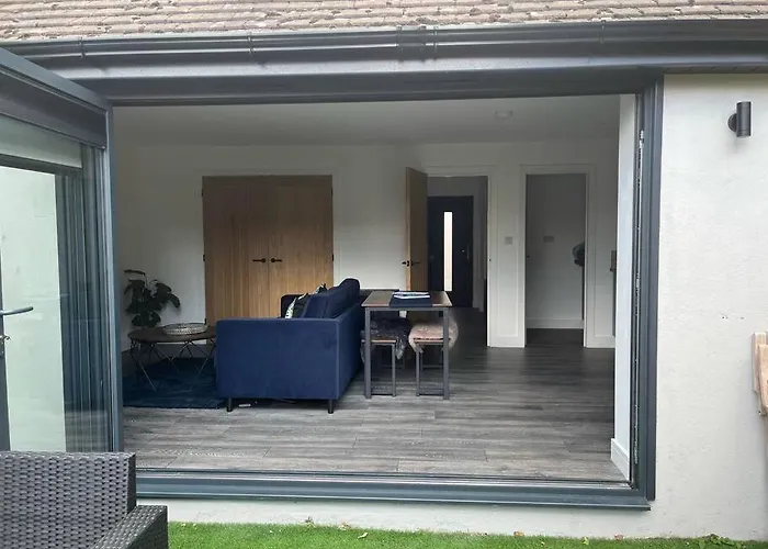 The Hideaway With Own Private Sunny Garden